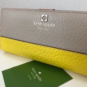 Kate Spade Southport Ave Mandy Wristlet Wallet